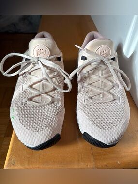 Nike free Metcon 4 light soft pink